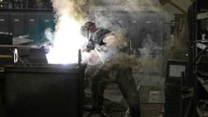 ¿Qué es el sistema 996? La brutal jornada de trabajo con la que empresarios chinos quieren acabar con los "holgazanes"