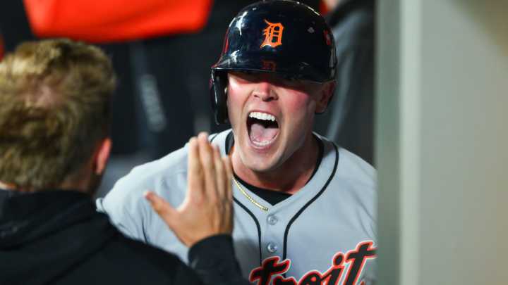 Mariners vs Tigers live updates: Score all tied late in MLB playoffs