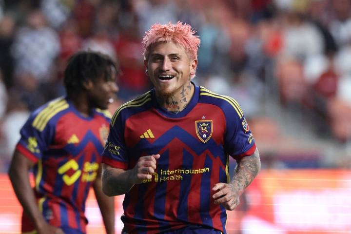 Deadspin | Short-handed Real Salt Lake scrap for playoff position vs. Seattle
