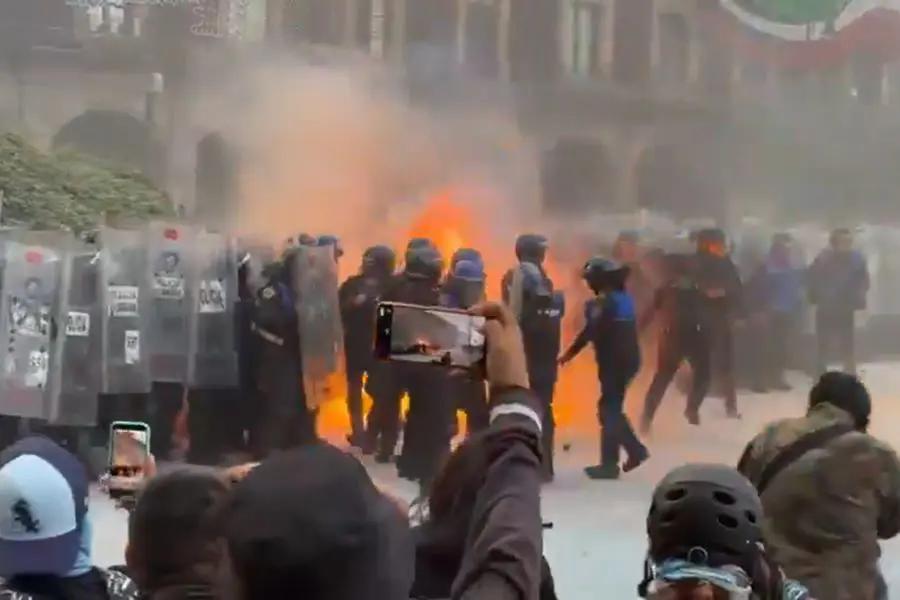 Policía resulta quemado en marcha del 2 de octubre en CDMX