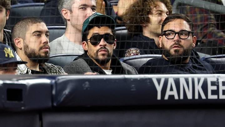 Bad Bunny nabs foul ball at Yankees playoff game