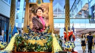 Muere la reina madre Sirikit de Tailandia, figura influyente del glamour y el poder