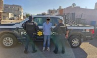 Detienen policías municipales a hombre con una moto robada