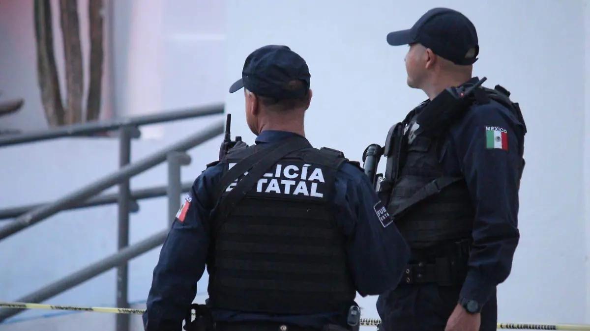 Mujer armada asalta farmacia en av. Héroe de Nacozari y huye a bordo de un vehículo; no hay detenidos hasta ahora