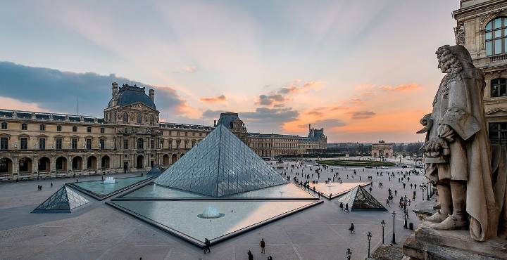 Tras millonario robo, el Louvre traslada joyas al Banco de Francia