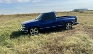 Localizan policías municipales pickup robada durante la feria ganadera