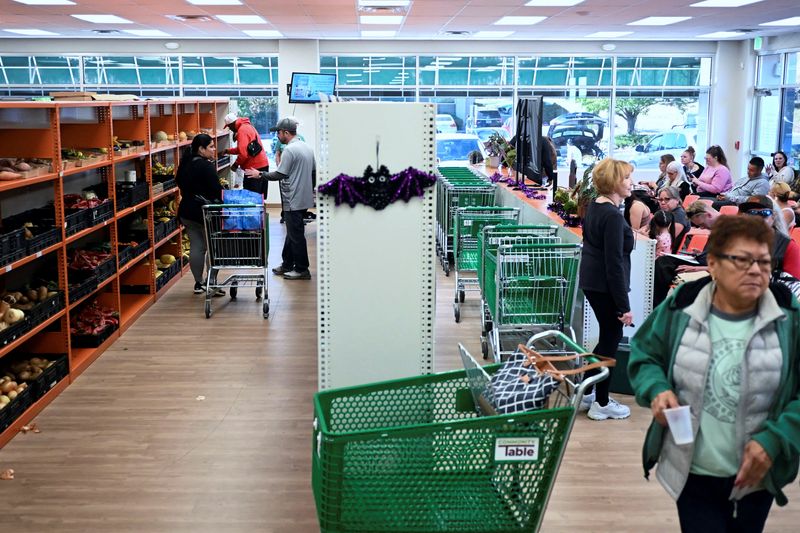 US states warn food aid benefits will halt if federal shutdown drags on