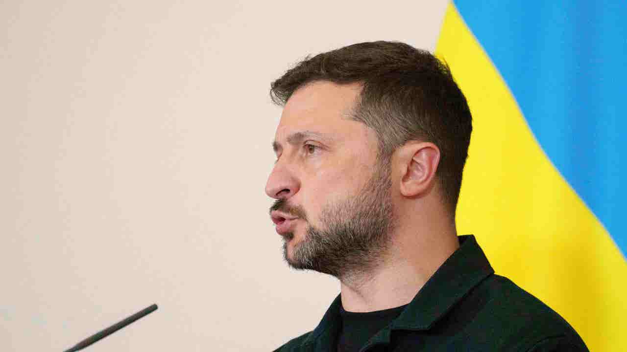 Zelenski advierte en Copenhague: "Rusia puede atacar también a los países del sur de Europa"
