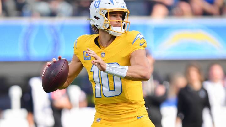 Vikings at Chargers - TNF prediction: Odds, expert picks, QB matchup, injury update, trends, and stats