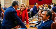 El Parlamento Andaluz cuelga el "no hay billetes"