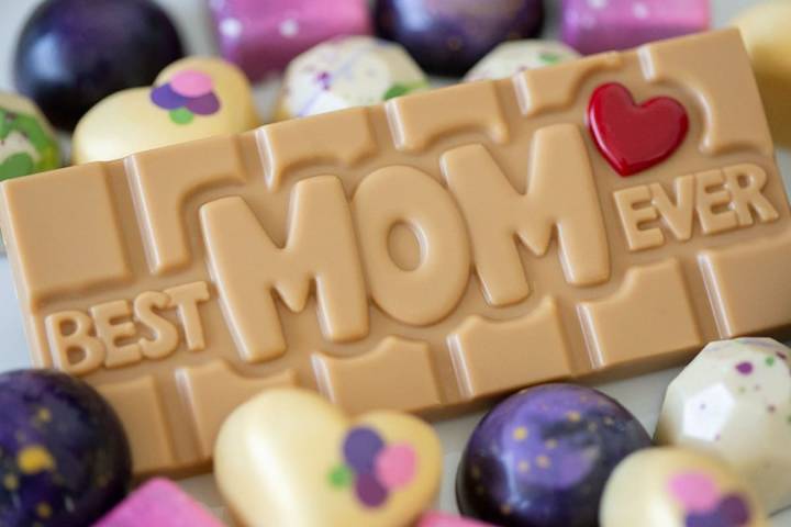 Chocolates y vino. Ferias para celebrar a mamá, darse un gusto con amigos y conocer las novedades de estos productos