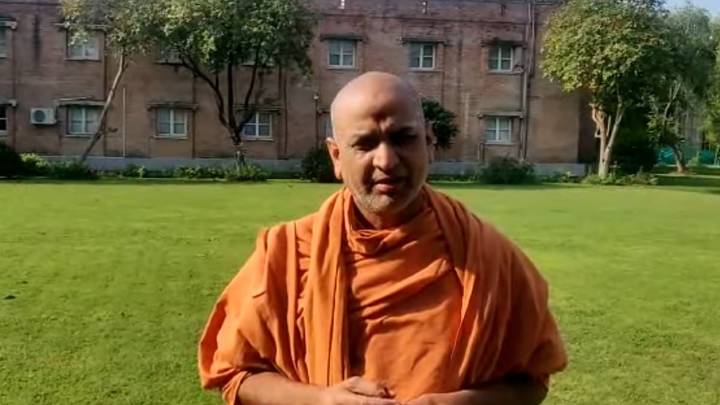 A famous Kolhapur pontiff was barred from entering a Karnataka district. Why SC didn’t interfere