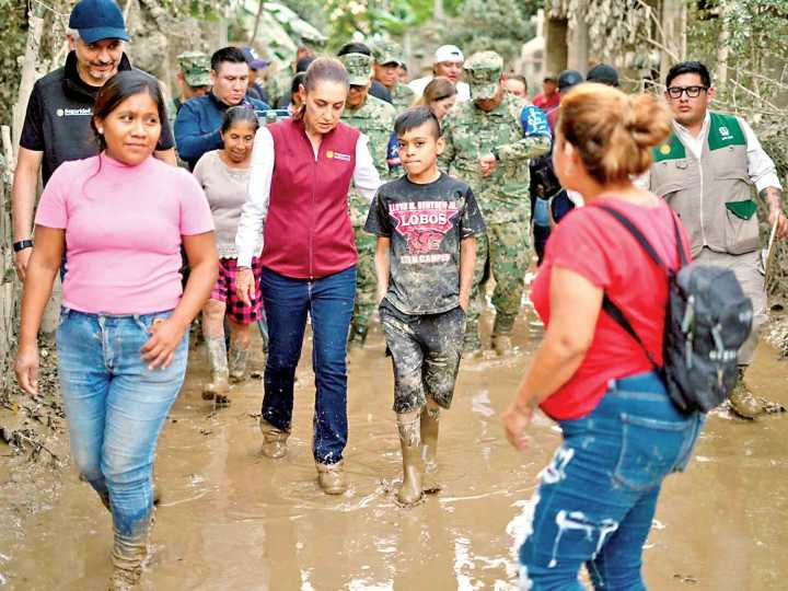 La ayuda fluye tras desastre por lluvias; suman 72 decesos y 48 desaparecidos