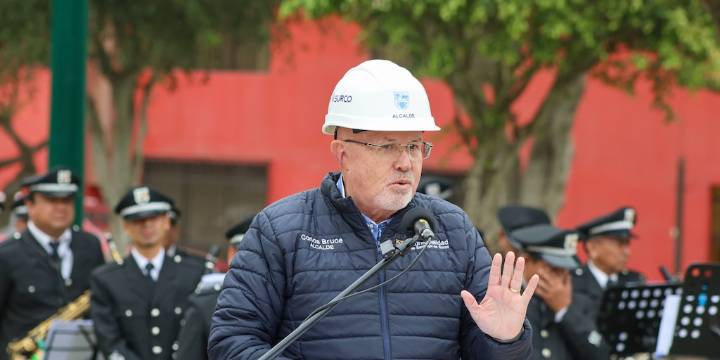 Incorporan a Carlos Bruce, alcalde de Surco, en investigación tras demolición parcial de la casa de María Acuña