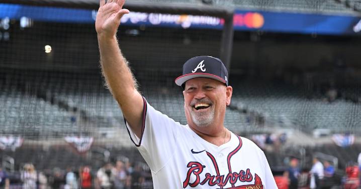 Why the Braves should retire Brian Snitker’s jersey number