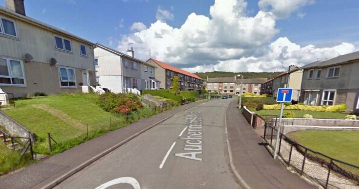 Man attacked on Dumbarton doorstep by three masked thugs with weapons