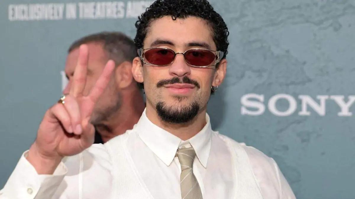 Bad Bunny se defiende de críticas de Fox News por su presencia en el Super Bowl: “Creo que todos están felices por eso”