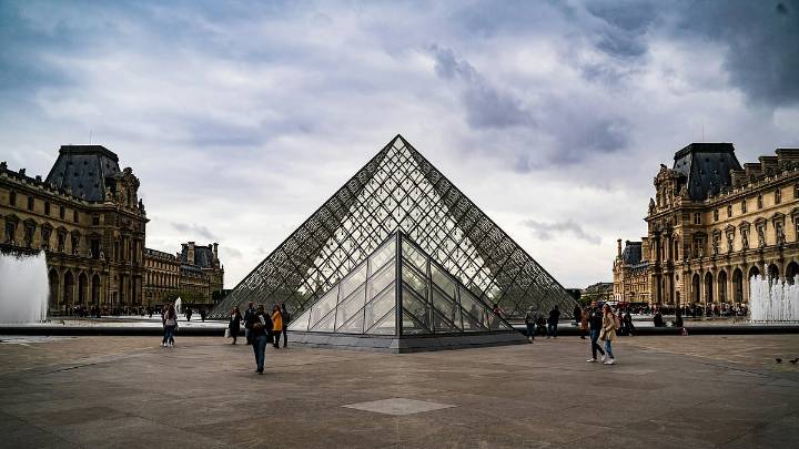 Louvre Jewel Heist: Suspects In Custody After One