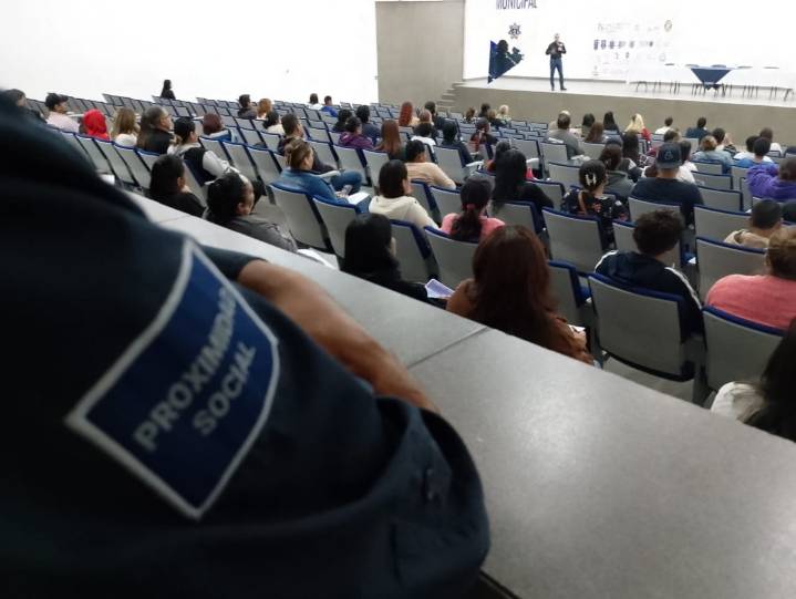 Participa SSPM y mesa “Todos Juntos por Chihuahua” en arranque del programa “Escuela para Padres”