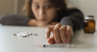 Bluetoothing: la alarmante tendencia que preocupa a expertos en salud por propagación del VIH y otras enfermedades