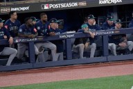 Eight outs from AL pennant, Mariners waste lead and remain only team without a World Series trip
