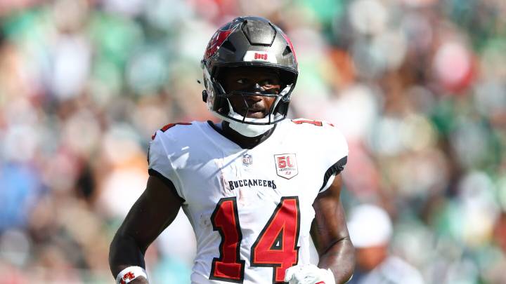 Chris Godwin, Emeka Egbuka, Bucky Irving miss practice with injuries
