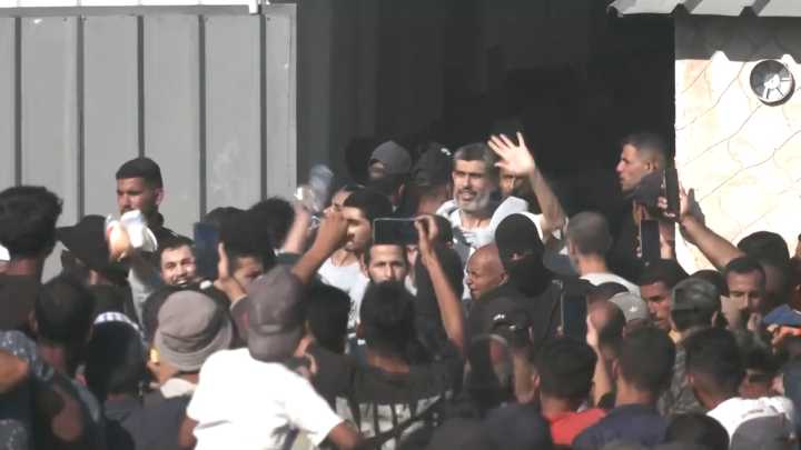 Released Palestinian detainees arrive in Gaza