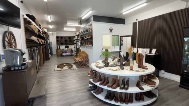 Mexicana lleva sus productos de cuero de Guadalajara a San José