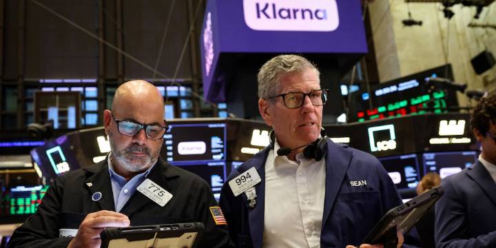 Jornada financiera: con menor tensión por el dólar se recuperaron las acciones y los bonos argentinos