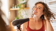 No volverás a la peluquería: así es el secador que te dejará el pelo perfecto en segundos y que está rebajado un 69% en Amazon