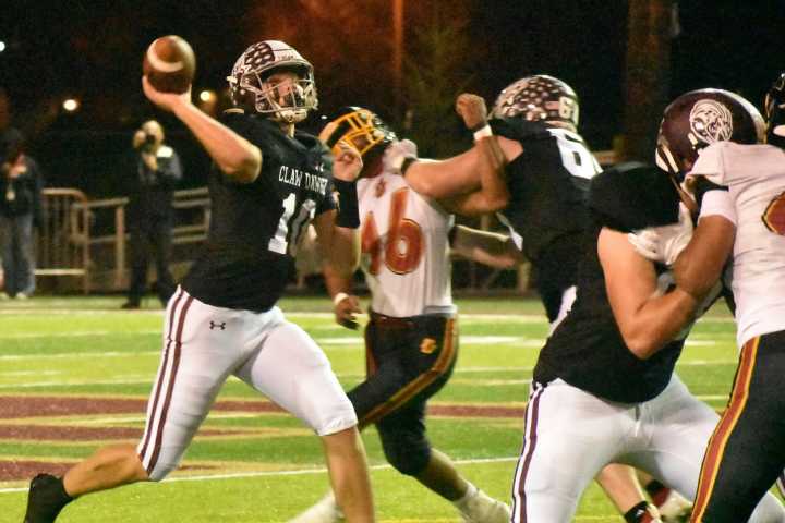EHS, WRHS football continues to rack up wins