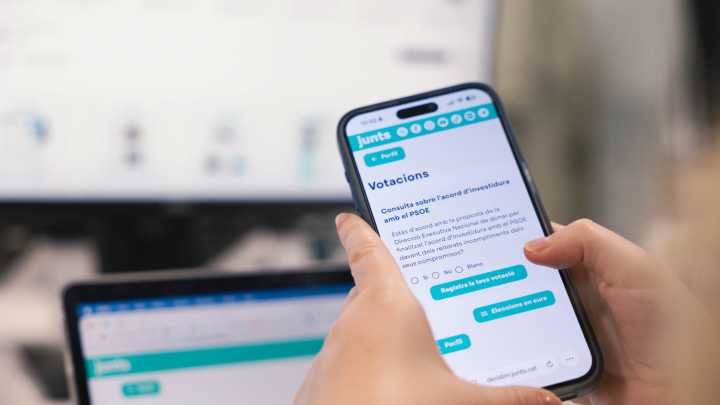 Junts decide si certifica su divorcio con el PSOE de Pedro Sánchez