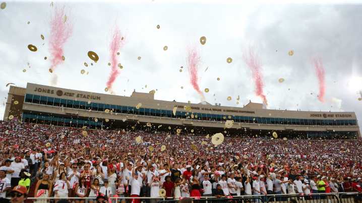 Red Raider fans take to social media after tortilla throwing ban