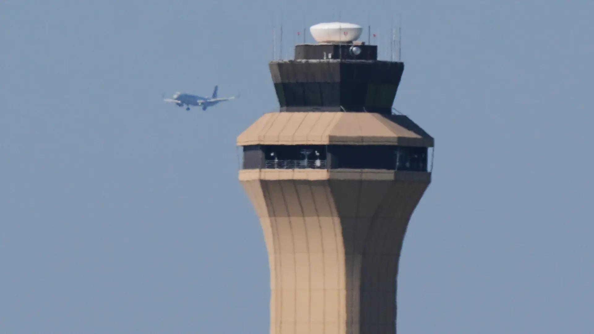 Alerta en EEUU por falta de controladores aéreos debido al cierre del Gobierno