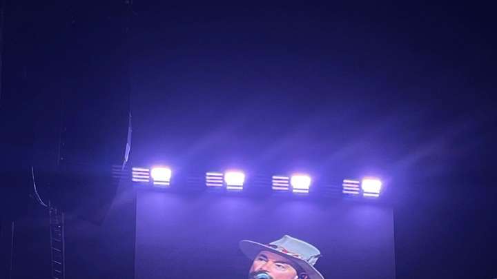 Santiago Cruz celebró en el Movistar Arena los primeros 15 años de su álbum 'Cruce de caminos': el show estuvo lleno de nostalgia