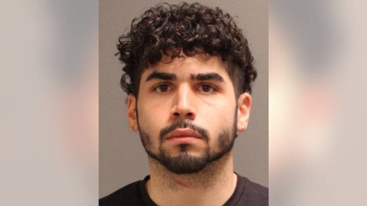 25-year-old man arrested for assaulting US Postal worker in Philly: police