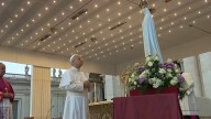 León XIV, en el rezo del Rosario ante miles de fieles en la Plaza de San Pedro: "La paz no es ultimátum, sino diálogo”