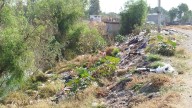 Basura desborda río Lerma en Salamanca; piden habitantes atención inmediata