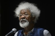 El nigeriano Wole Soyinka, Nobel de Literatura, afirma que EEUU le anuló la visa