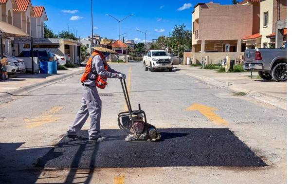 Repara JMAS banquetas, zanjas y baches