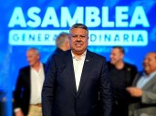 “Llegamos a lugares donde el Estado no llega”, cruzó Tapia al gobierno en la apertura de la Asamblea de la AFA