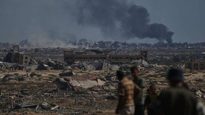 Trump sets Sunday deadline for Hamas to agree to a deal for ending the war in Gaza
