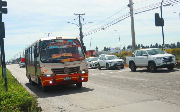 Dirigentes microbuseros de líneas “Coronel-Lota” buscan frenar licitación de buses eléctricos en el Congreso