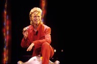 Extraña confesión: estrella de Hollywood asegura que viajó en el tiempo y conoció a David Bowie en los años 70