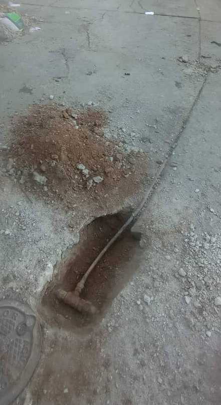 Hurtan tuberías de aguas blancas en El Colorado