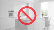 Adiós a la cocina blanca: el color que será tendencia en 2026