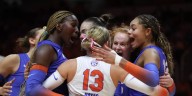 Gator Volleyball upsets No. 16 Tennessee in 5 sets