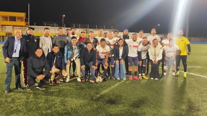 SE ENCENDIERON LAS NUEVAS LUMINARIAS DEL ESTADIO LA CALDERA