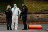 News Wrap: 2 killed in terror attack on British synagogue