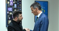 España se suma a la iniciativa de la OTAN y comprará armamento a EE.UU. para suministrarlo a Ucrania